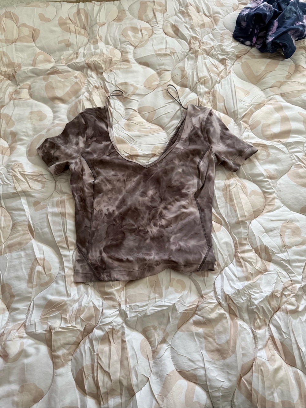 lululemon athletica Taupe Tie-Dye V-Neck Crop Top